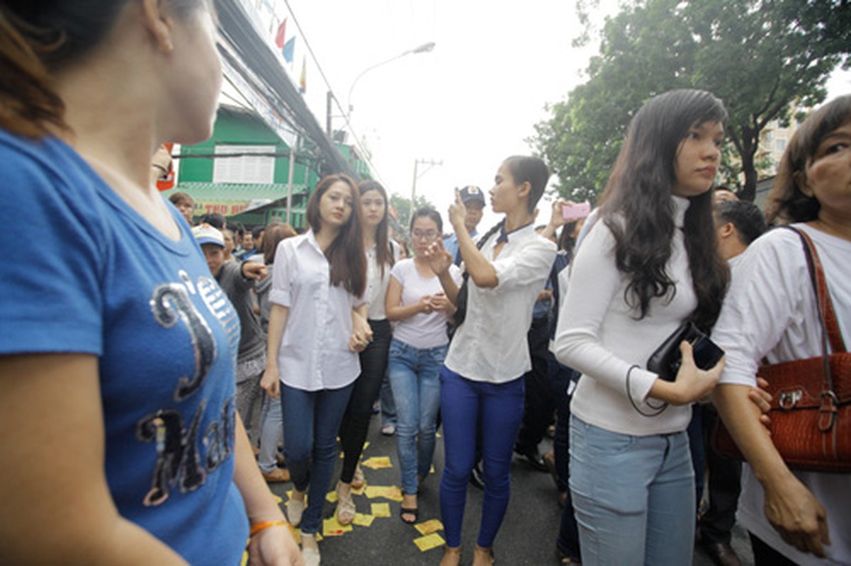 Khi nao moi het ho reo, chup anh tai dam tang nghe si?-Hinh-9