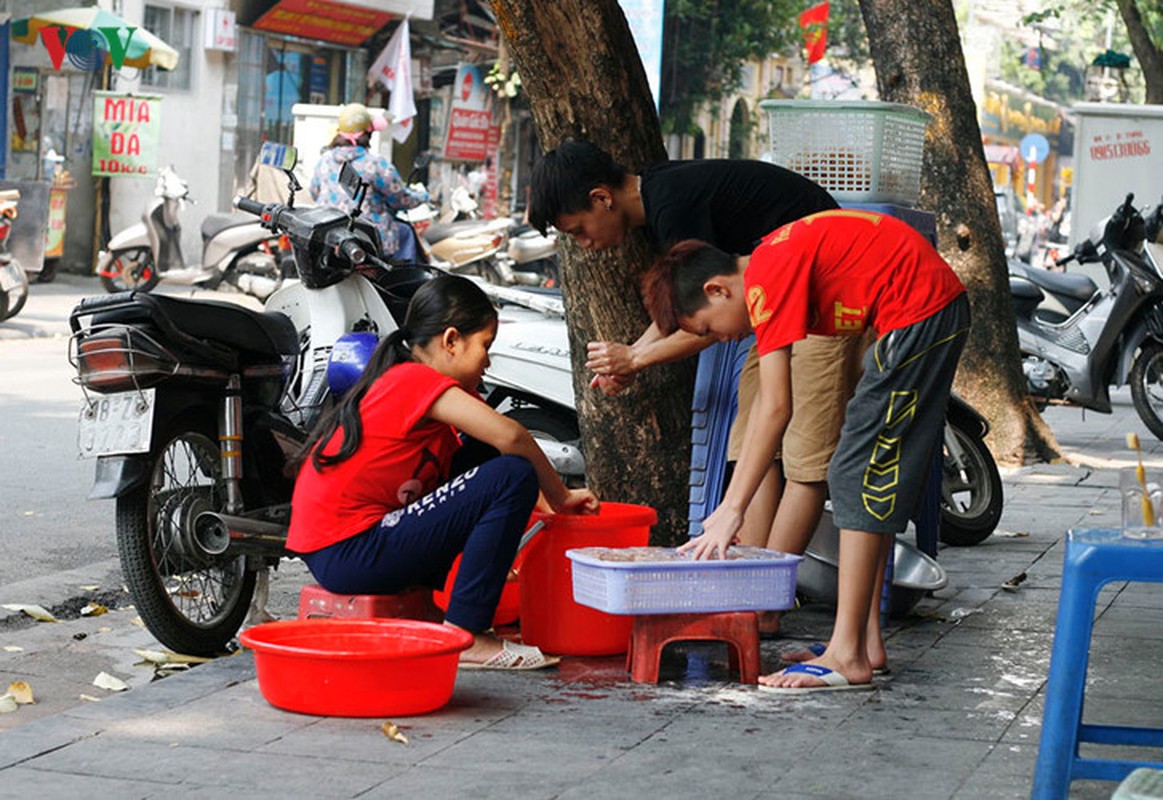 Xot xa nhung tre em gai phai som vat va muu sinh-Hinh-8