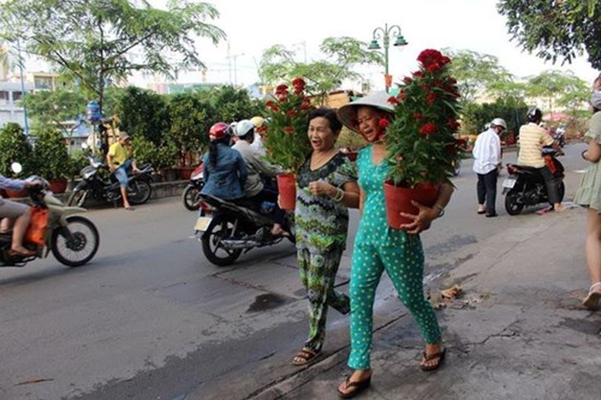 Diu hiu cho hoa Tet tren song lau doi nhat Sai Gon-Hinh-8