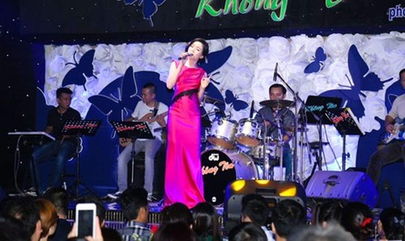 “Nu hoang Bolero” Le Quyen - dai gia ngam cua showbiz Viet-Hinh-6