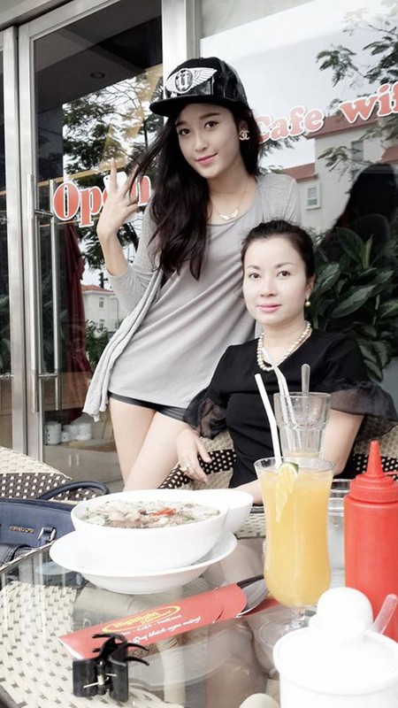 Net dep quyen ru vuot thoi gian cua me A hau Huyen My-Hinh-6