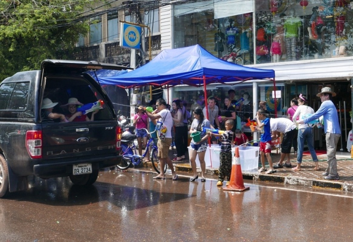 Khoanh khac binh yen tren dat nuoc Trieu Voi