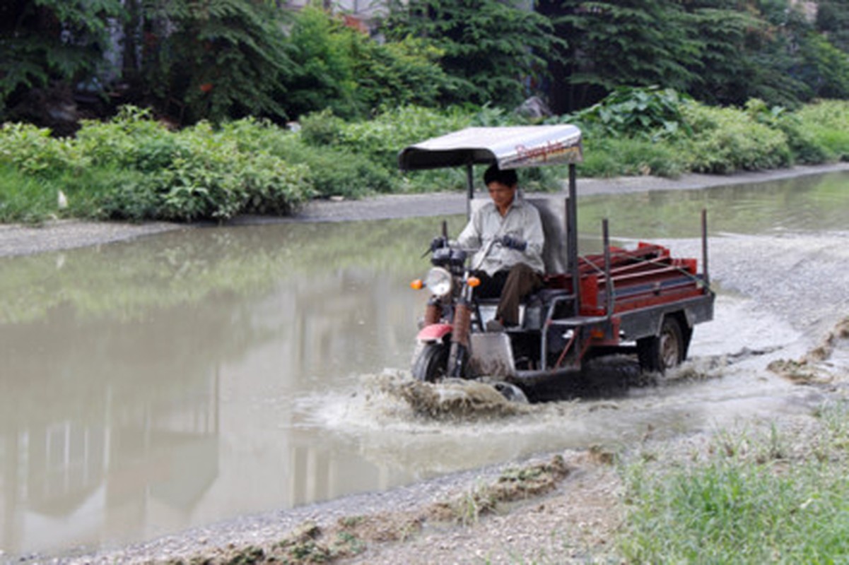 Anh: Khon kho voi tuyen duong ngap ung giua Ha Noi-Hinh-2