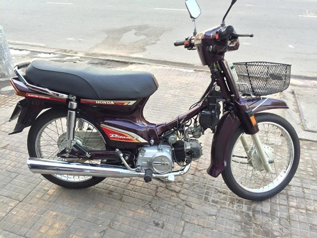 Honda Dream 2 lan banh 99km tai Sai Gon gia ca tram trieu