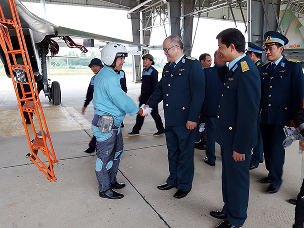 Them mot trung doan khong quan Viet Nam trang bi Su-30MK2-Hinh-6