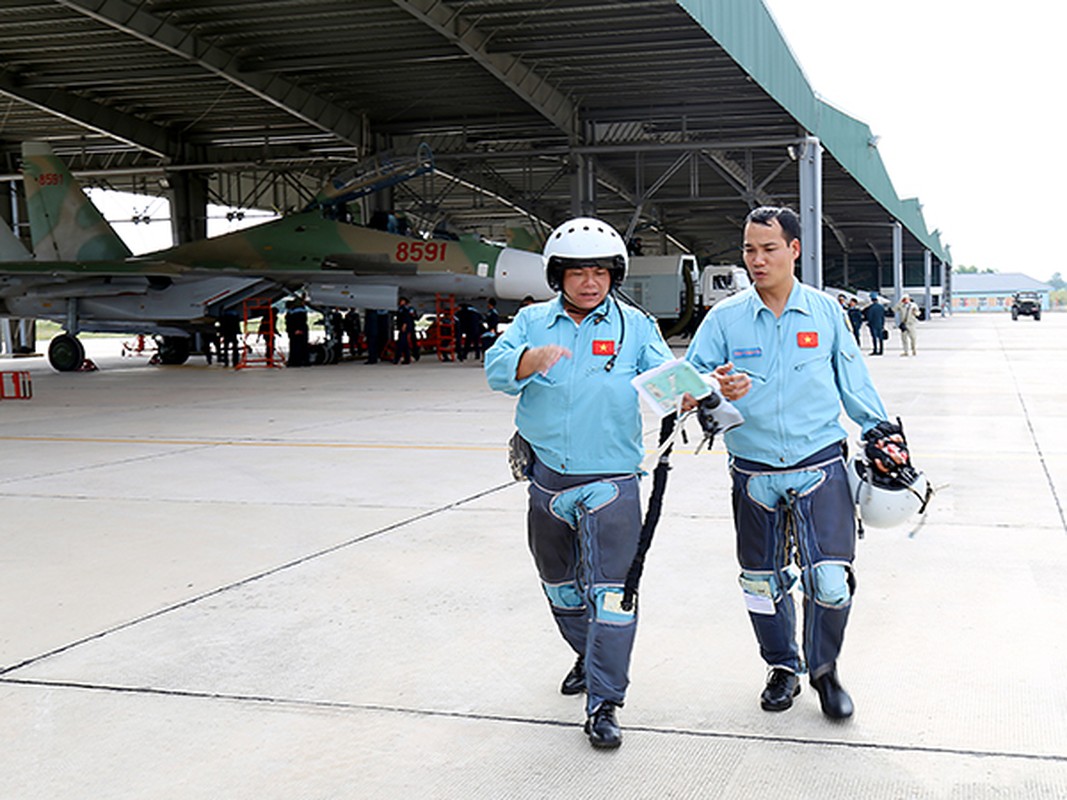 Them mot trung doan khong quan Viet Nam trang bi Su-30MK2-Hinh-9