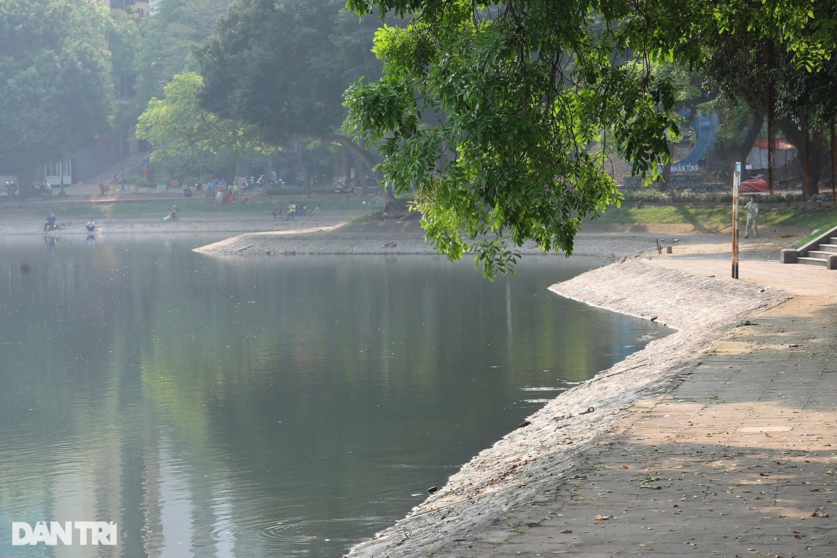 Ngay thu hai ky nghi le, duong pho Ha Noi vang ve-Hinh-7