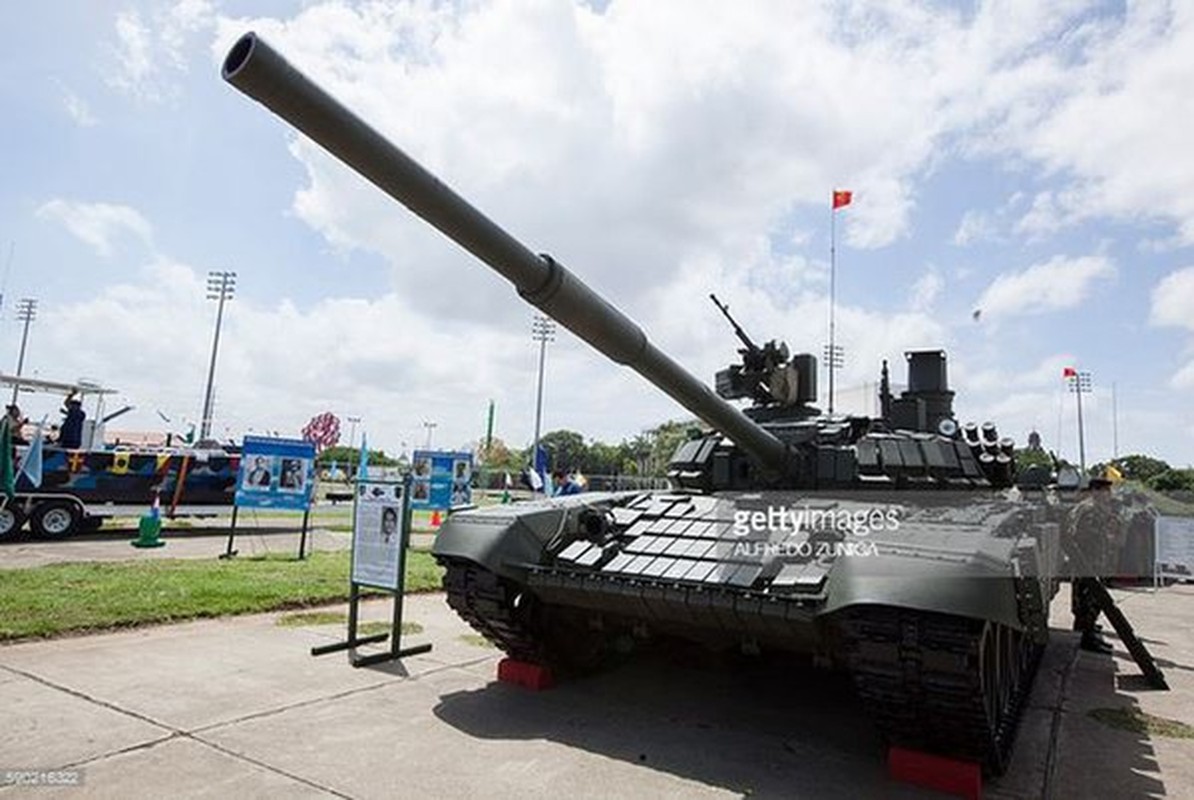 Soi ky suc manh xe tang chu luc T-72B1MS “Dai bang trang” cua Lao-Hinh-14