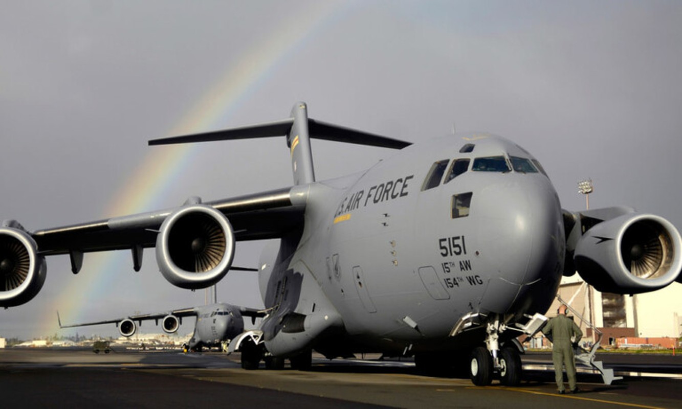 Man bieu dien “giua pho” cua van tai co chien luoc khong lo C-17!-Hinh-8