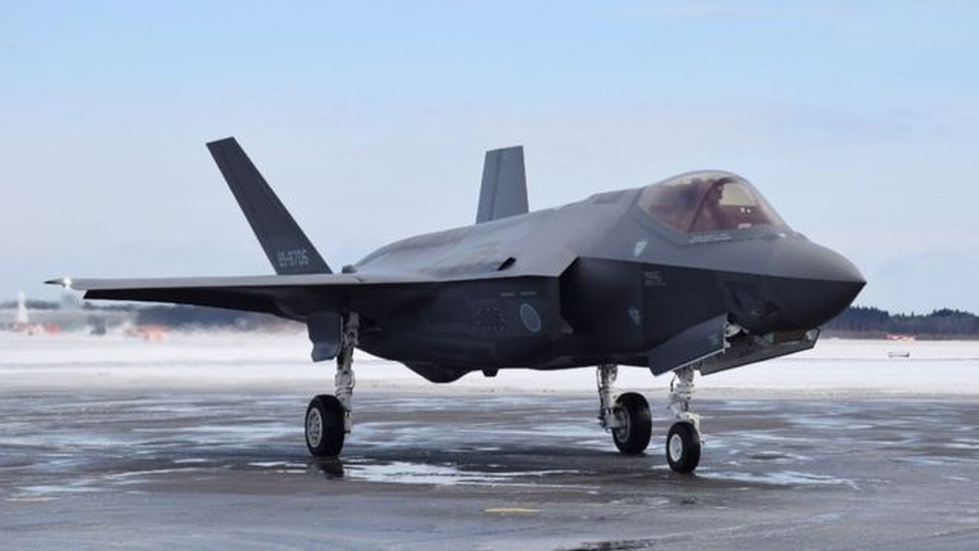 Tiem kich F-35 nhu ho moc them canh khi mang theo bom nguyen tu-Hinh-8