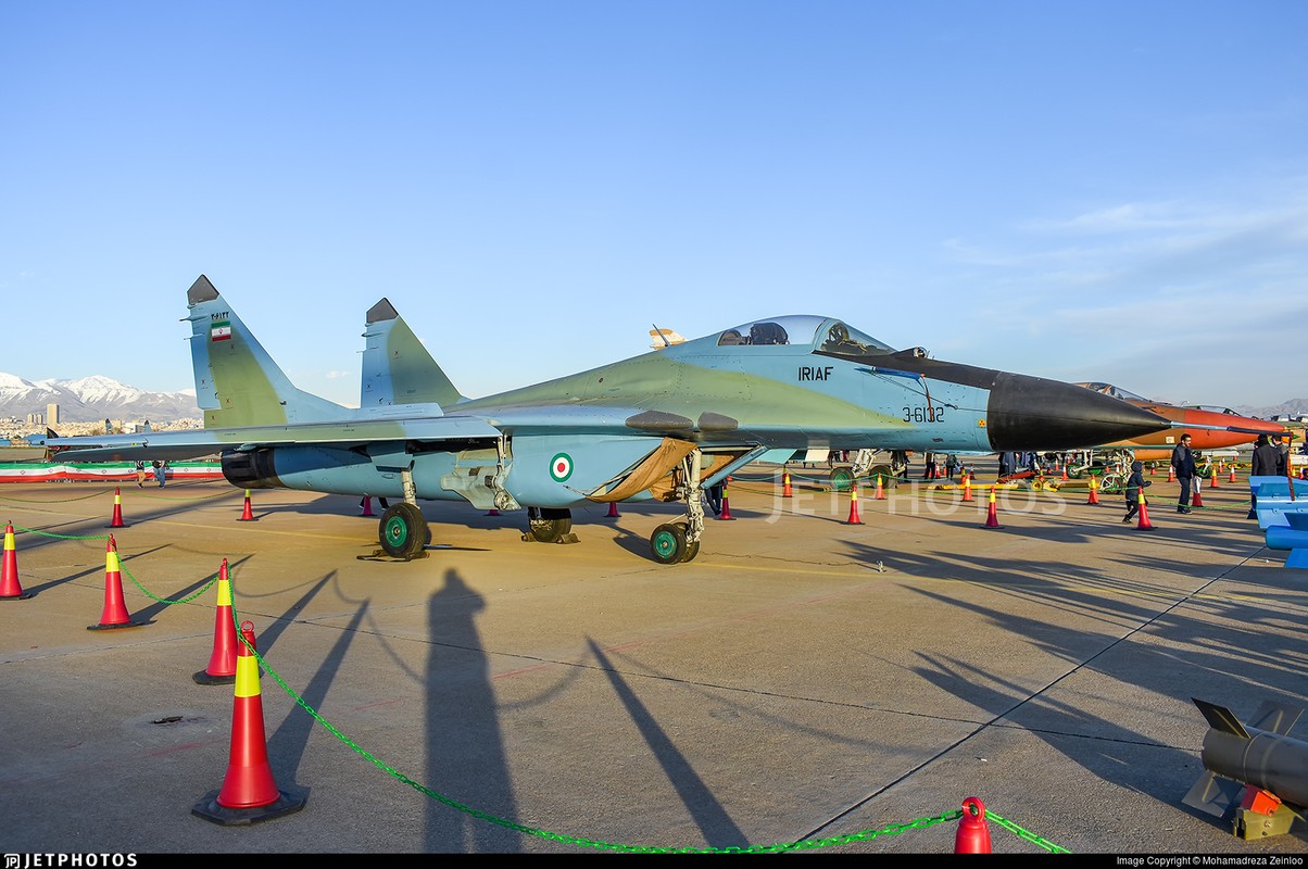 MiG-29 cua Iran tap tran xe toac muc tieu gia dinh tren khong-Hinh-12