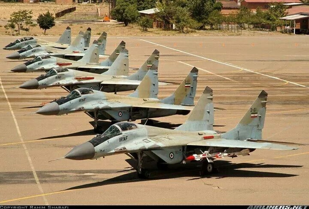 MiG-29 cua Iran tap tran xe toac muc tieu gia dinh tren khong-Hinh-18
