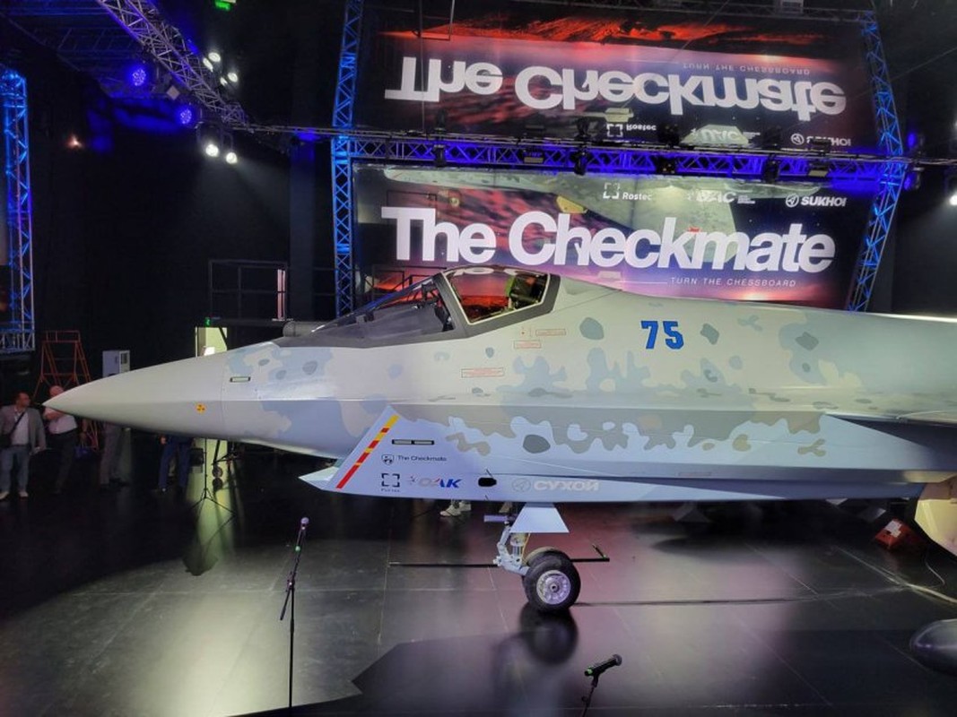 Su-75 Checkmate tai Dubai Airshow: Van chi la mo hinh!-Hinh-9