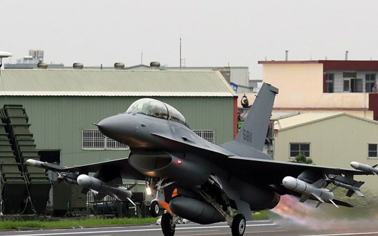 Dai Loan nhap bien phien ban tiem kich F-16 manh nhat-Hinh-19