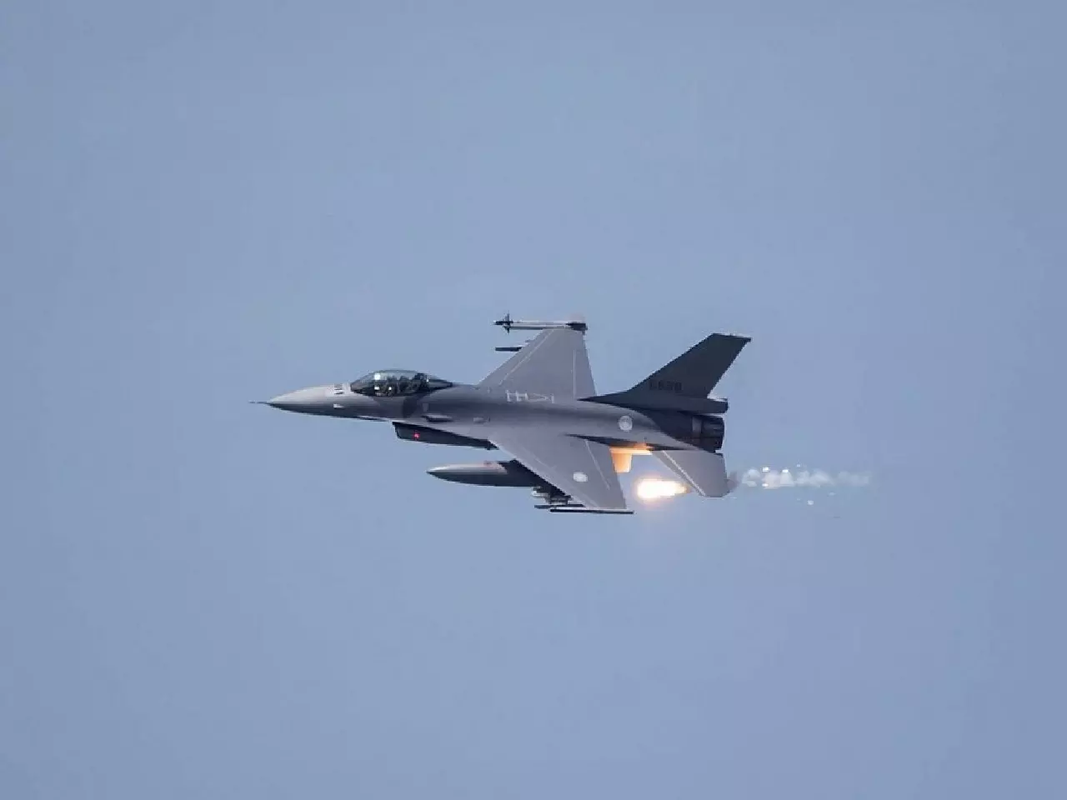 Dai Loan nhap bien phien ban tiem kich F-16 manh nhat-Hinh-24