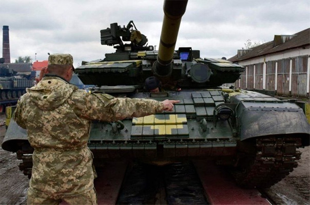Can canh xe tang T-64BV cua Quan doi Ukraine bi tieu diet gan Severodonetsk!-Hinh-10