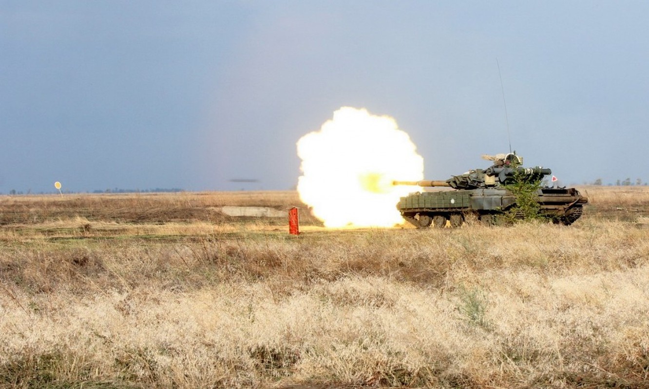 Can canh xe tang T-64BV cua Quan doi Ukraine bi tieu diet gan Severodonetsk!-Hinh-8