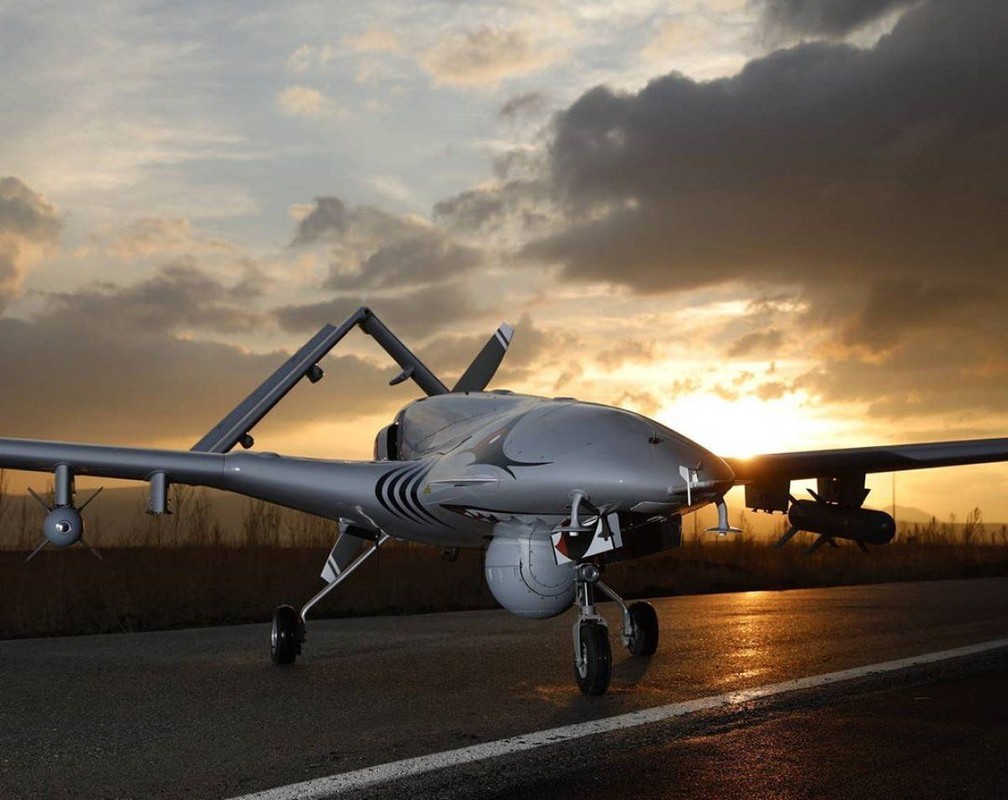 Can canh UAV so 1 cua Quan doi Ukraine tham chien!-Hinh-5