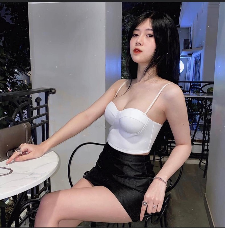 Nu streamer khoe qua sinh nhat, netizen binh luan 