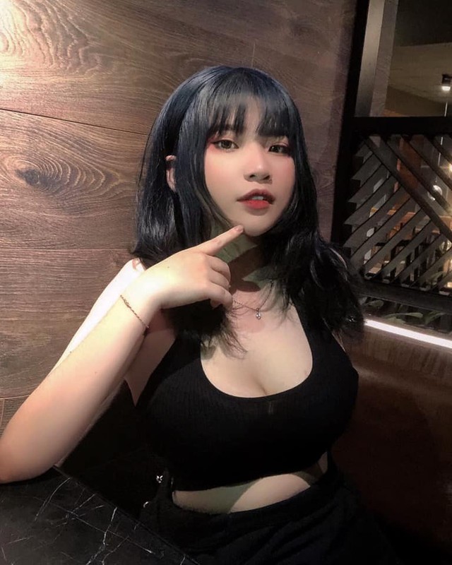 Tung lo anh nhay cam, nu streamer tai xuat lam netizen “phat hoang“-Hinh-2