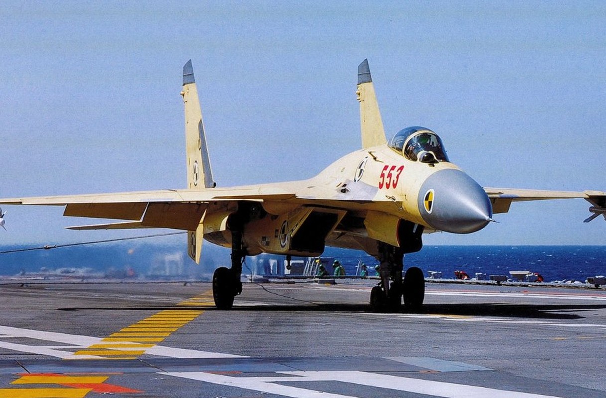 J-15 co the doi dau F-35C trong can chien, nhung qua nhieu nhuoc diem-Hinh-14