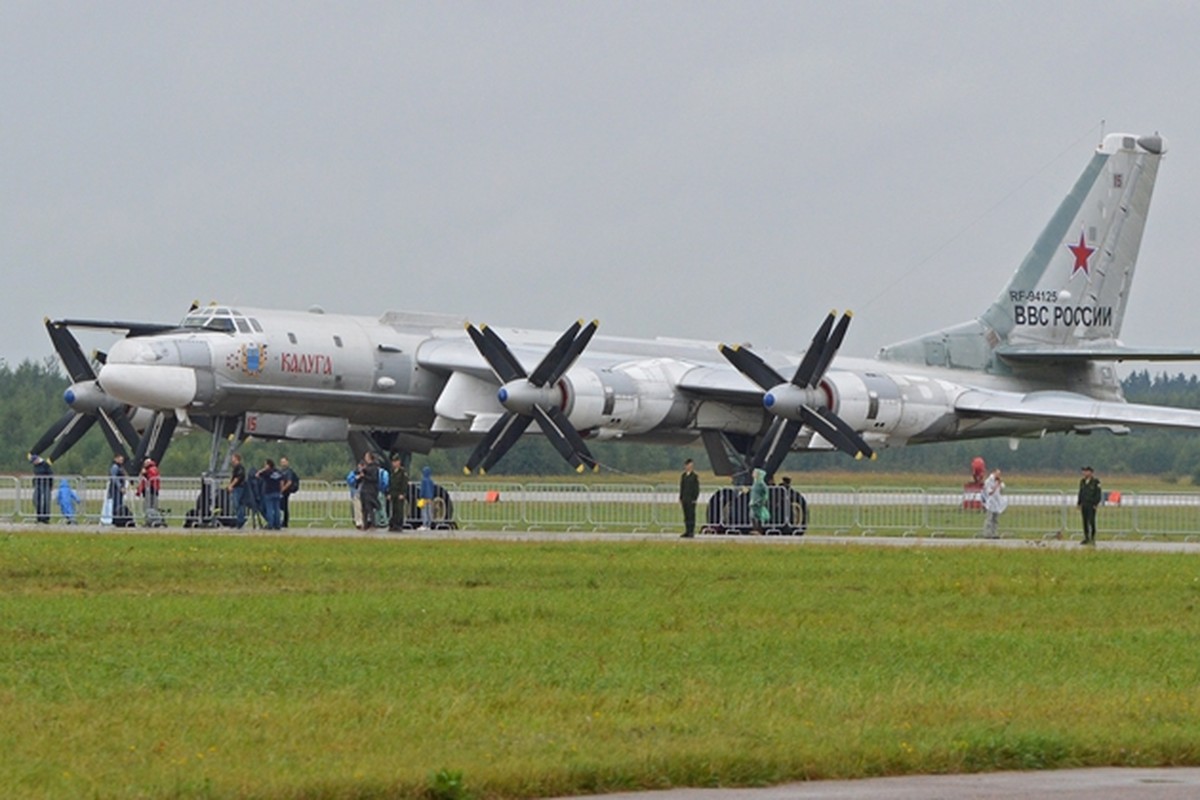 70 tuoi, nhung Tu-95MS Nga van khien phuong Tay so hai tot do-Hinh-17