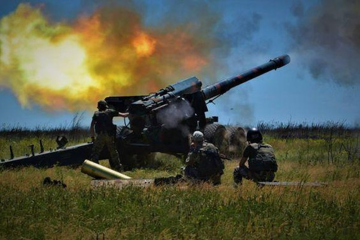 Nong: Donetsk va Lugansk vua hung con mua dan phao cua Ukraine-Hinh-8