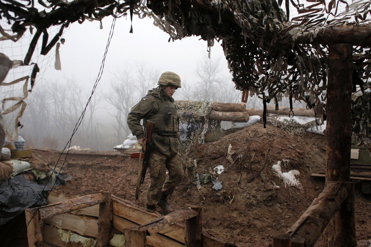 Qua bat luc, Ukraine phai doi chien thuat de doi pho voi ly khai