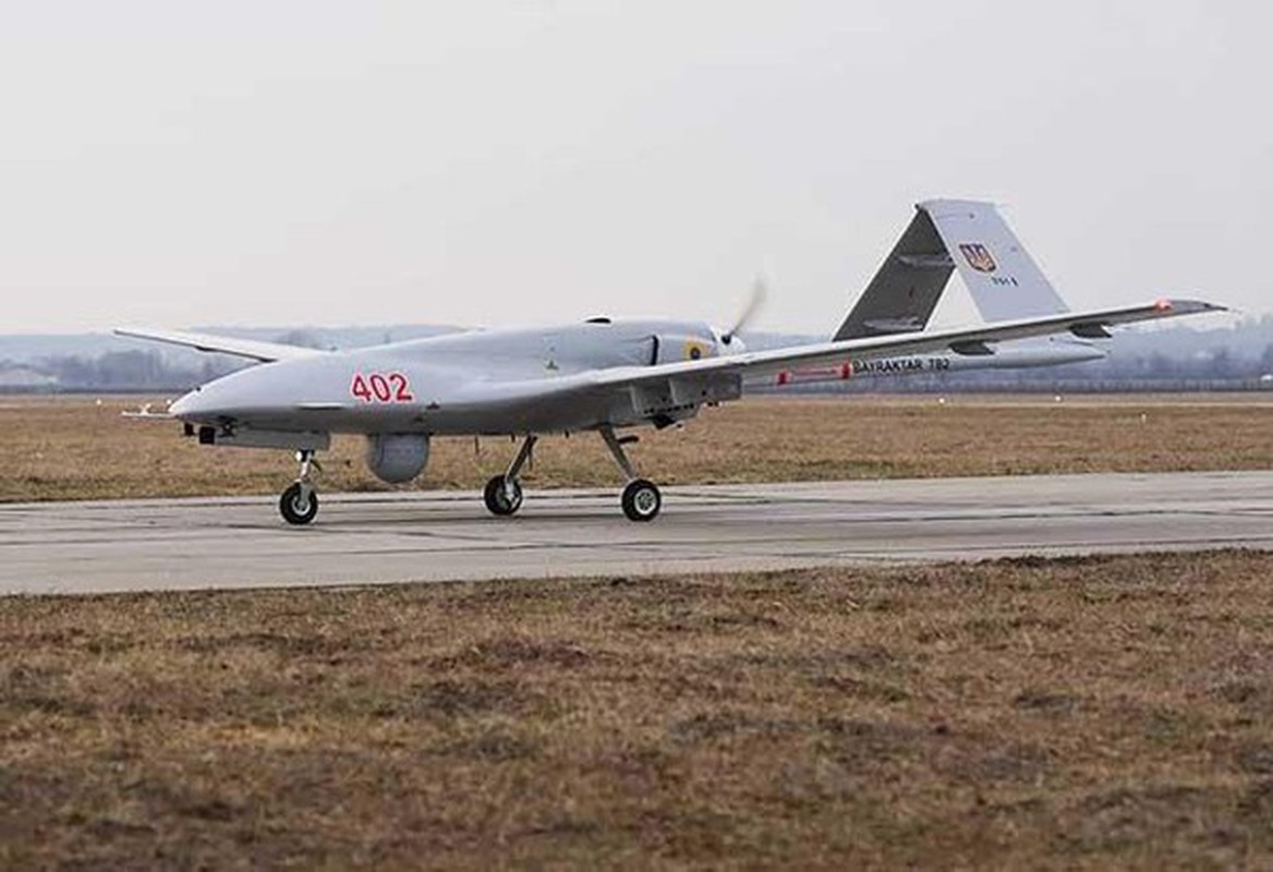 UAV Bayraktar TB2 cua Ukraine lien tuc quan thao tren khu vuc Donbass