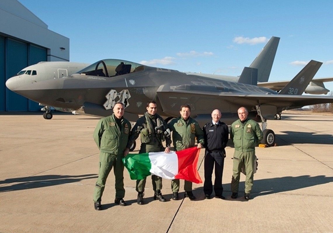 Phi cong F-35 Italia... xin thoi viec sau cham tran voi Su-30 Nga-Hinh-2