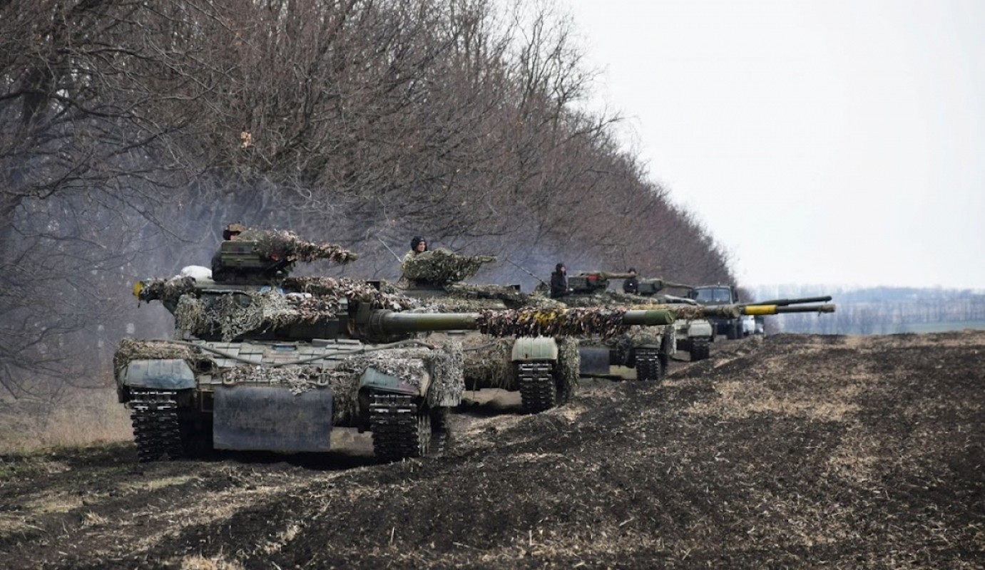 Nong: NATO tuyen bo dua 40 nghin quan den Ukraine, chien tranh can ke-Hinh-16