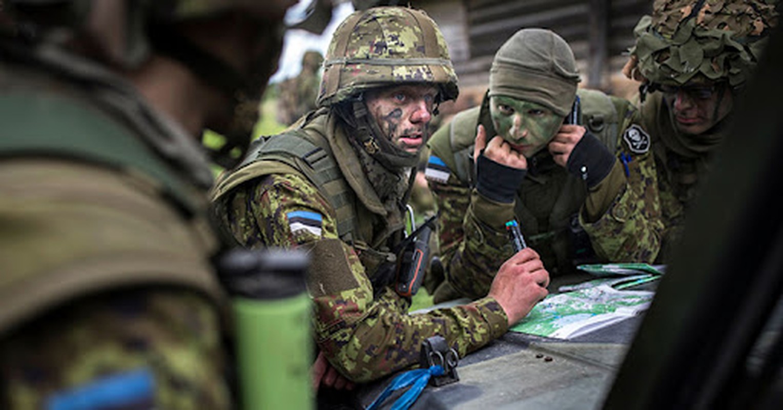 Nong: NATO tuyen bo dua 40 nghin quan den Ukraine, chien tranh can ke-Hinh-4