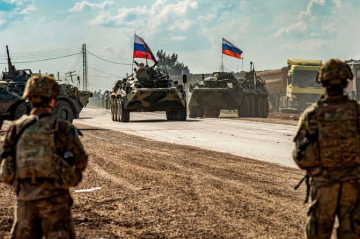 Nong: Neu Ukraine tan cong Donbass, Nga se can thiep bang vu luc-Hinh-2
