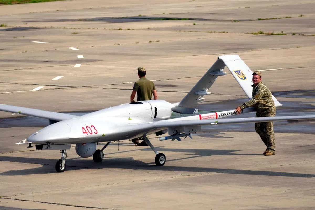 Vu khi Nga tiep tuc do ve bien gioi, Ukraine nhan 6 UAV TB2-Hinh-9