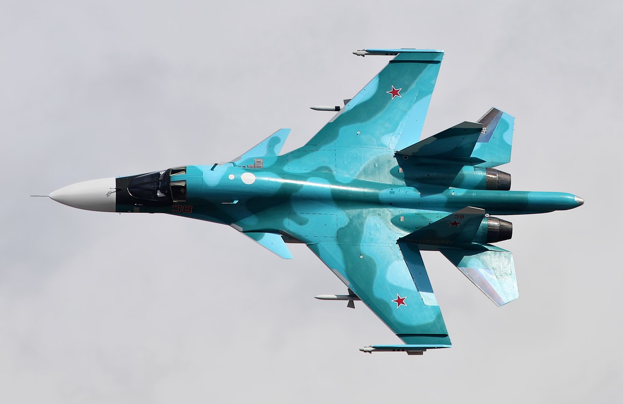Nong: Nga trien khai mot trung doan Su-34 toi gan bien gioi Ukraine