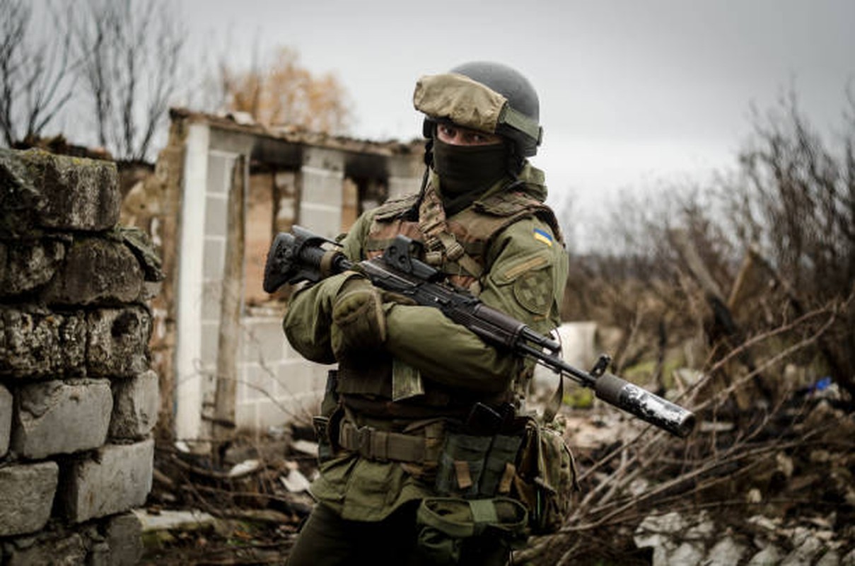 Nong: Dac nhiem Ukraine dot nhap vao Donetsk bi bao vay