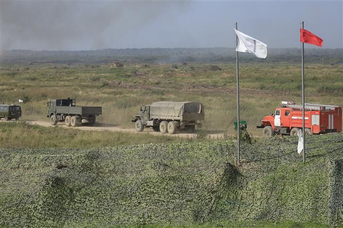 Nga dua phao phan luc hang nang TOS-1A toi 