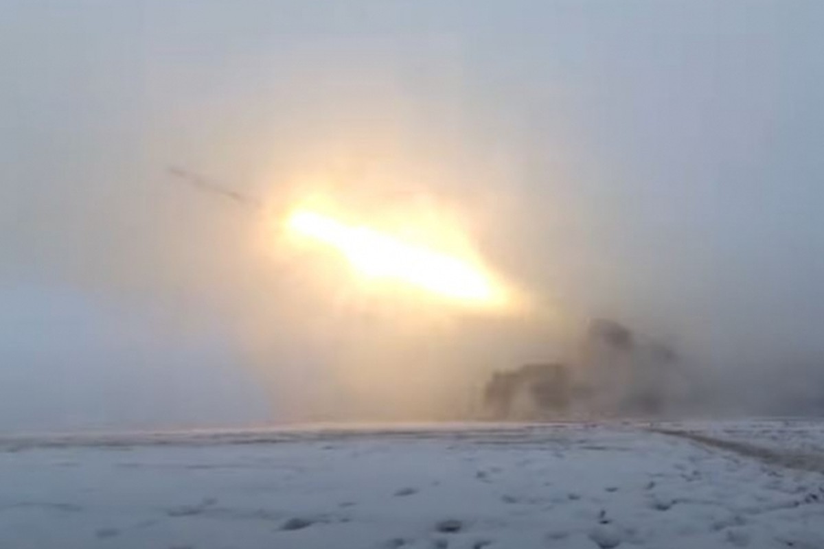 Quan doi Nga tien vao Donbass, Ukraine su dung phao phan luc BM-21-Hinh-8