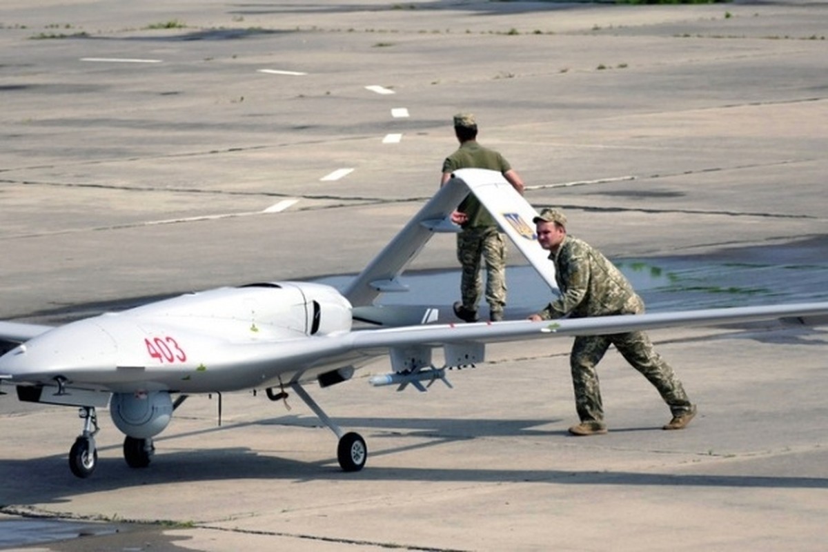 2 UAV TB2 va 2 Su-24 cua Ukraine bi dan quan LPR ban roi-Hinh-3