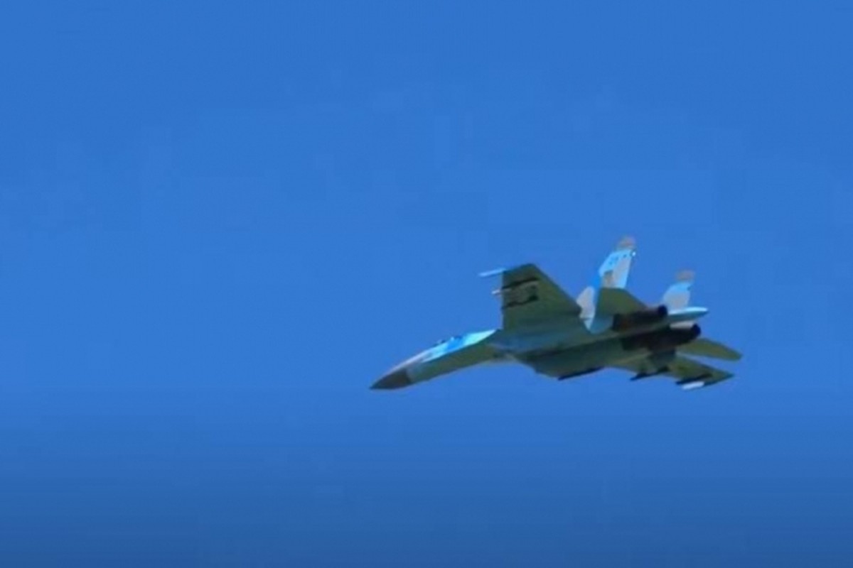 Tiem kich Su-27 cua Ukraine bi pha huy khi chua kip cat canh-Hinh-3