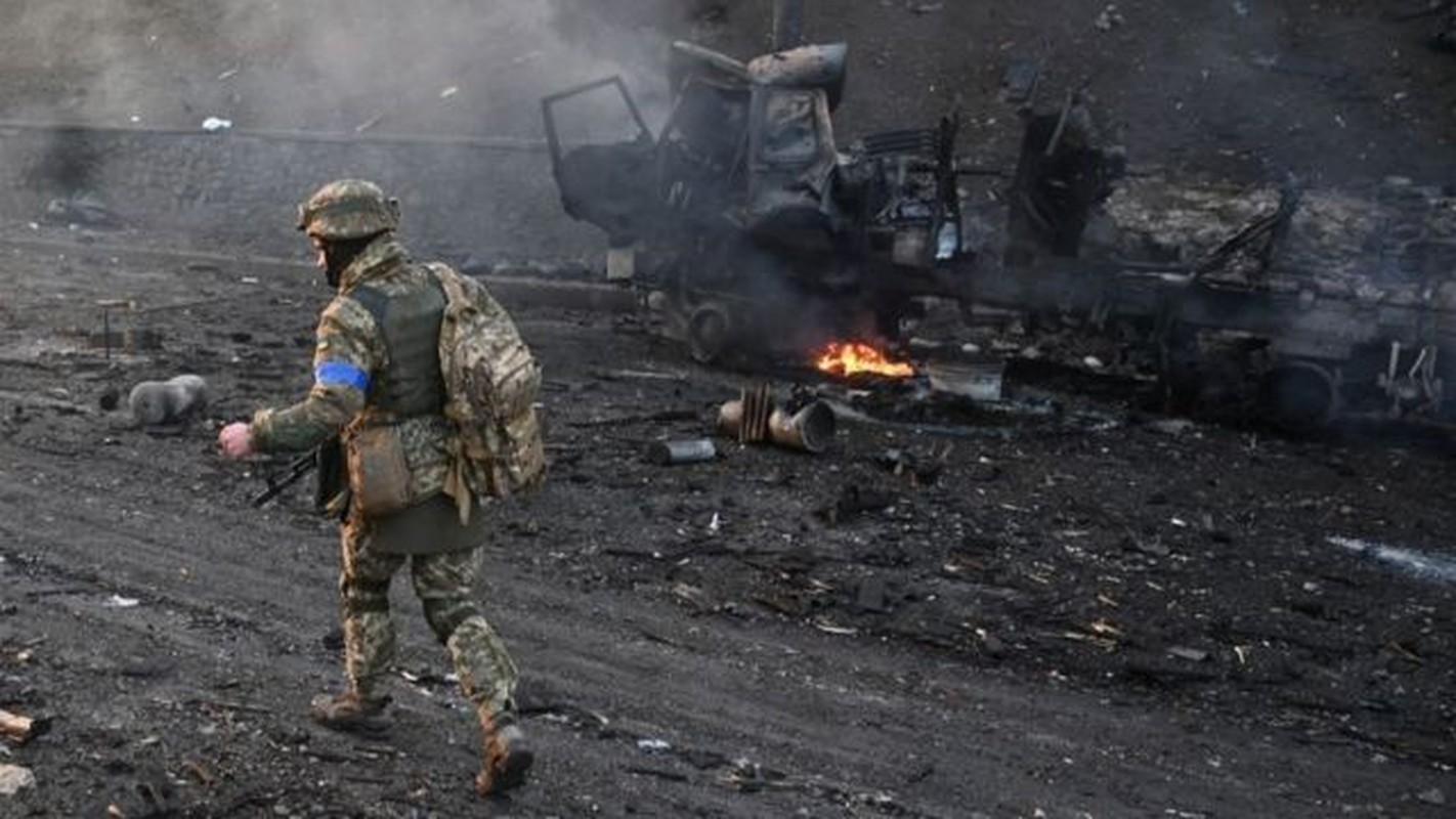 Quan doi Nga choc thung phong tuyen cua Ukraine, tien vao Kharkiv-Hinh-4