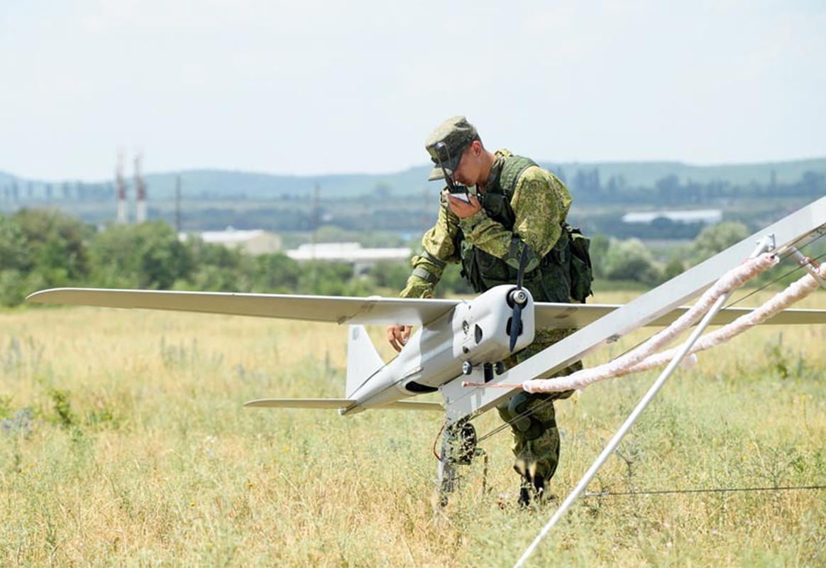 Su-35 khong co dat dien tren bau troi Ukraine, UAV TB2 mat dang-Hinh-17