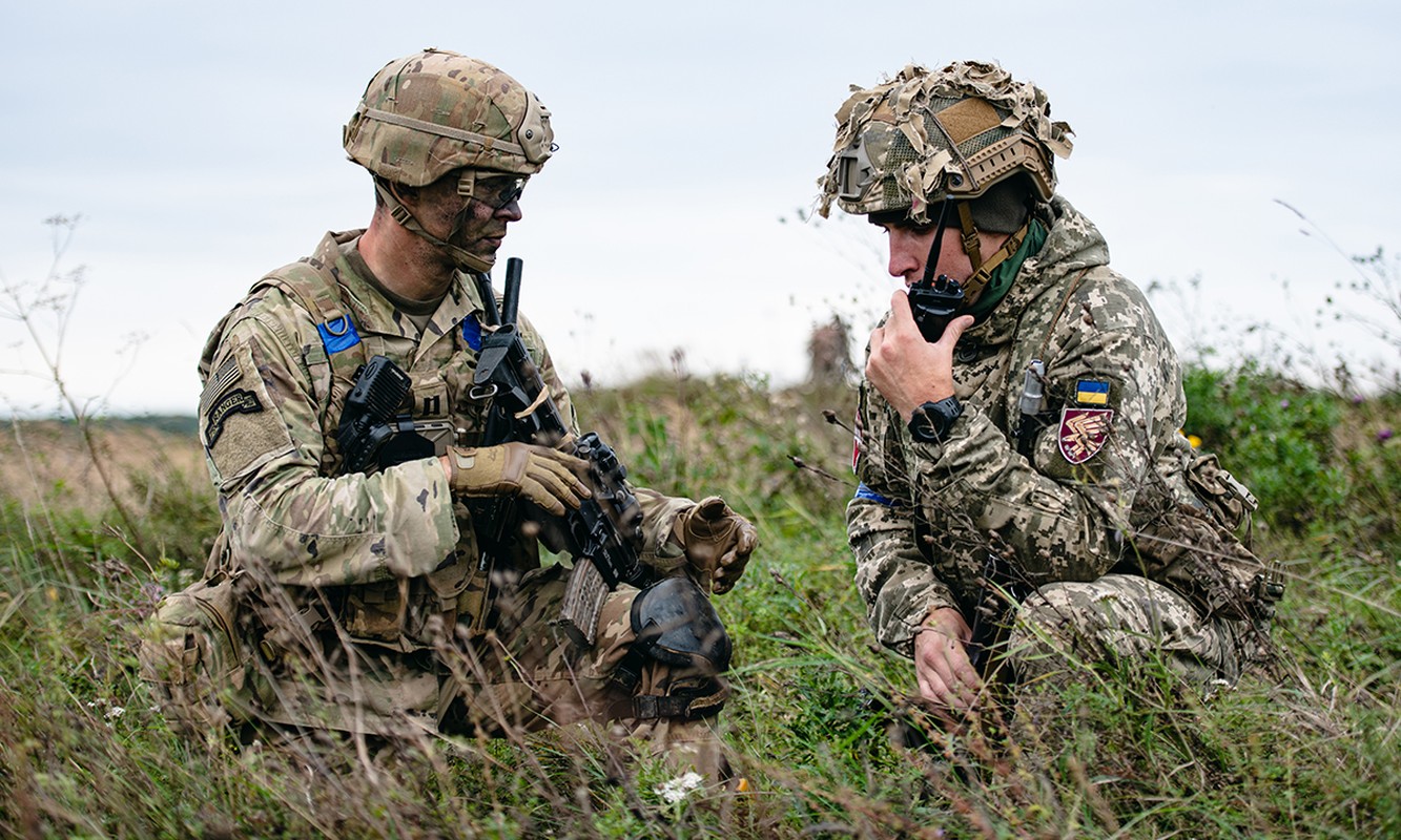 Cai bong cua My dang sau chien thuat “du kich” cua Ukraine hien nay-Hinh-17