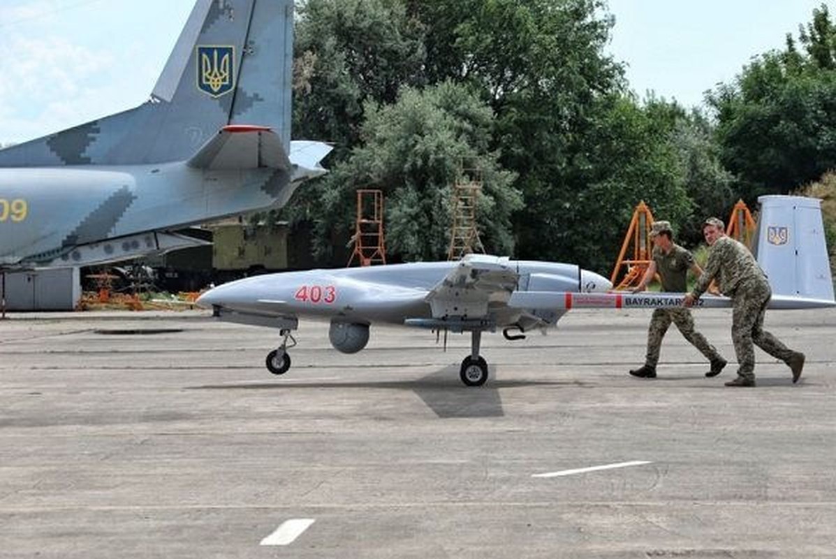 May bay Su-27 cua Ukraine bi ha, tau trinh sat Pereyaslav bi danh chim-Hinh-10