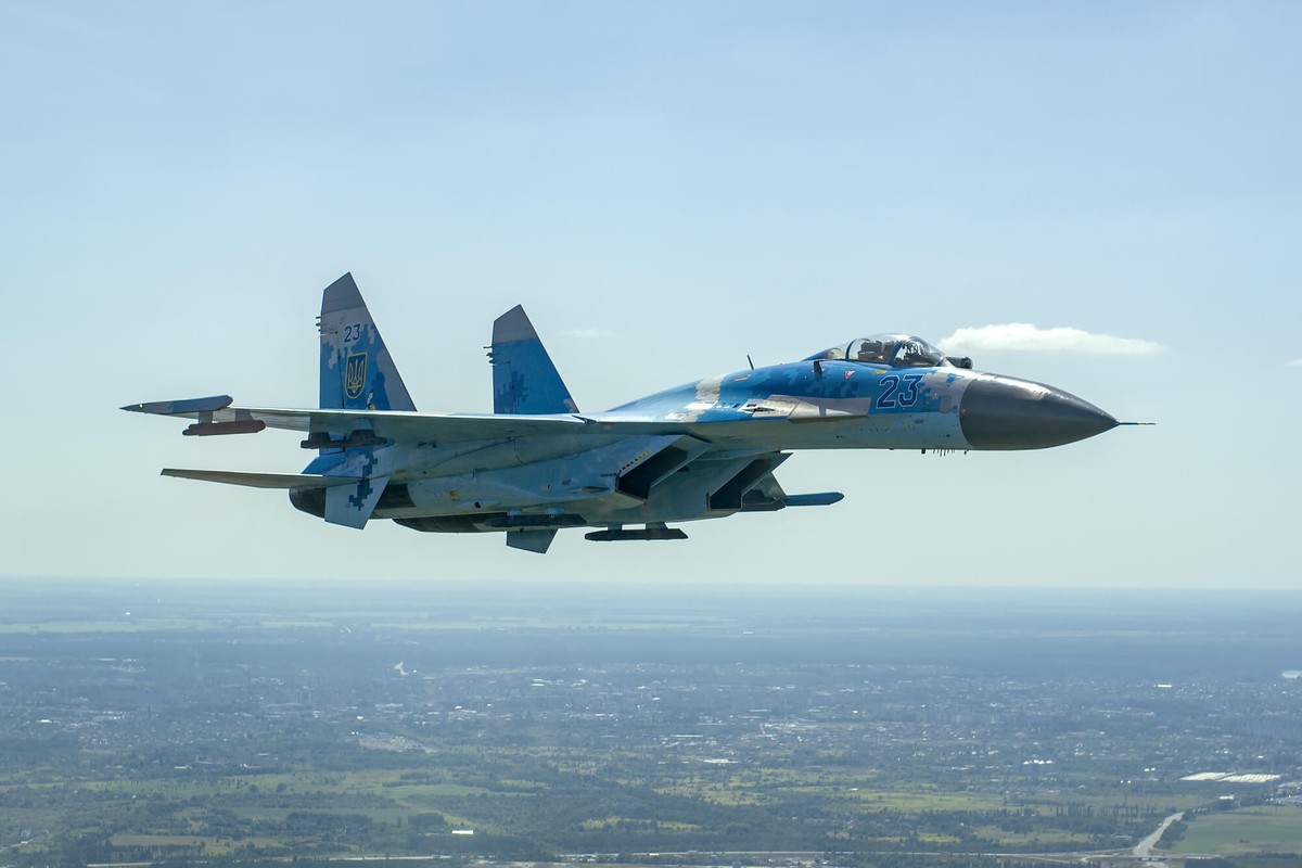 May bay Su-27 cua Ukraine bi ha, tau trinh sat Pereyaslav bi danh chim-Hinh-4