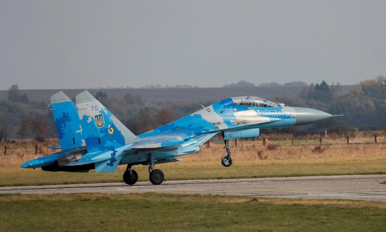 May bay Su-27 cua Ukraine bi ha, tau trinh sat Pereyaslav bi danh chim-Hinh-5