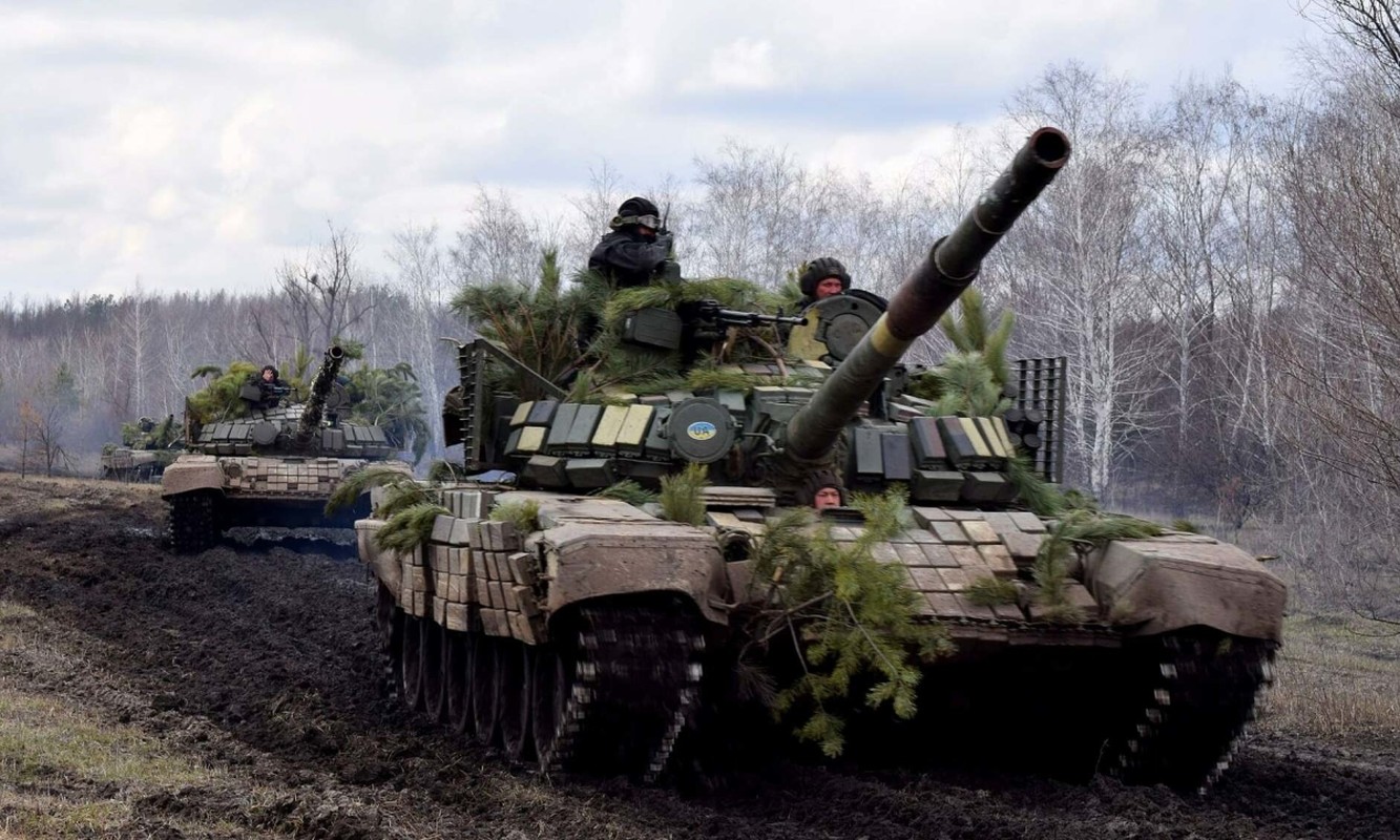 Tran Donbass bat dau, Nga chu dong tan cong, quan Ukraine rut lui-Hinh-11