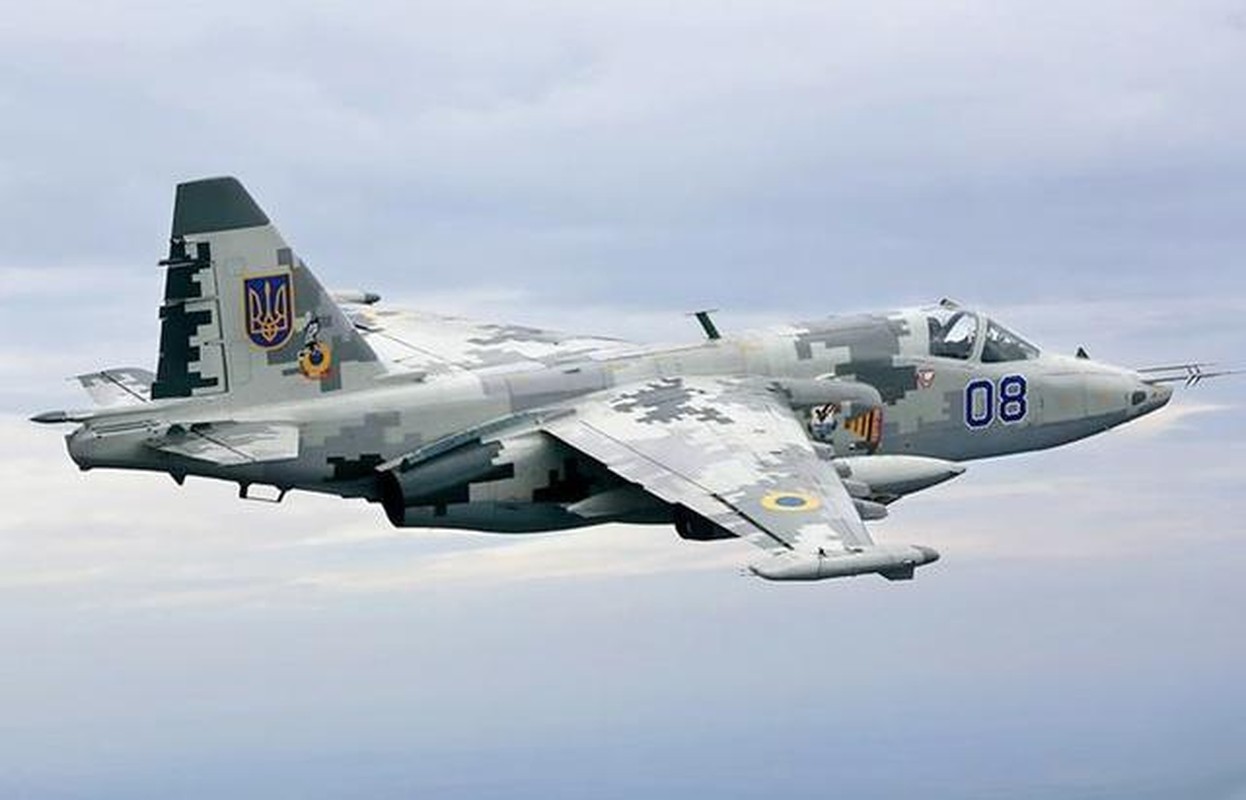Su-25 cua Ukraine xuat kich doi dau khong quan Nga!-Hinh-6