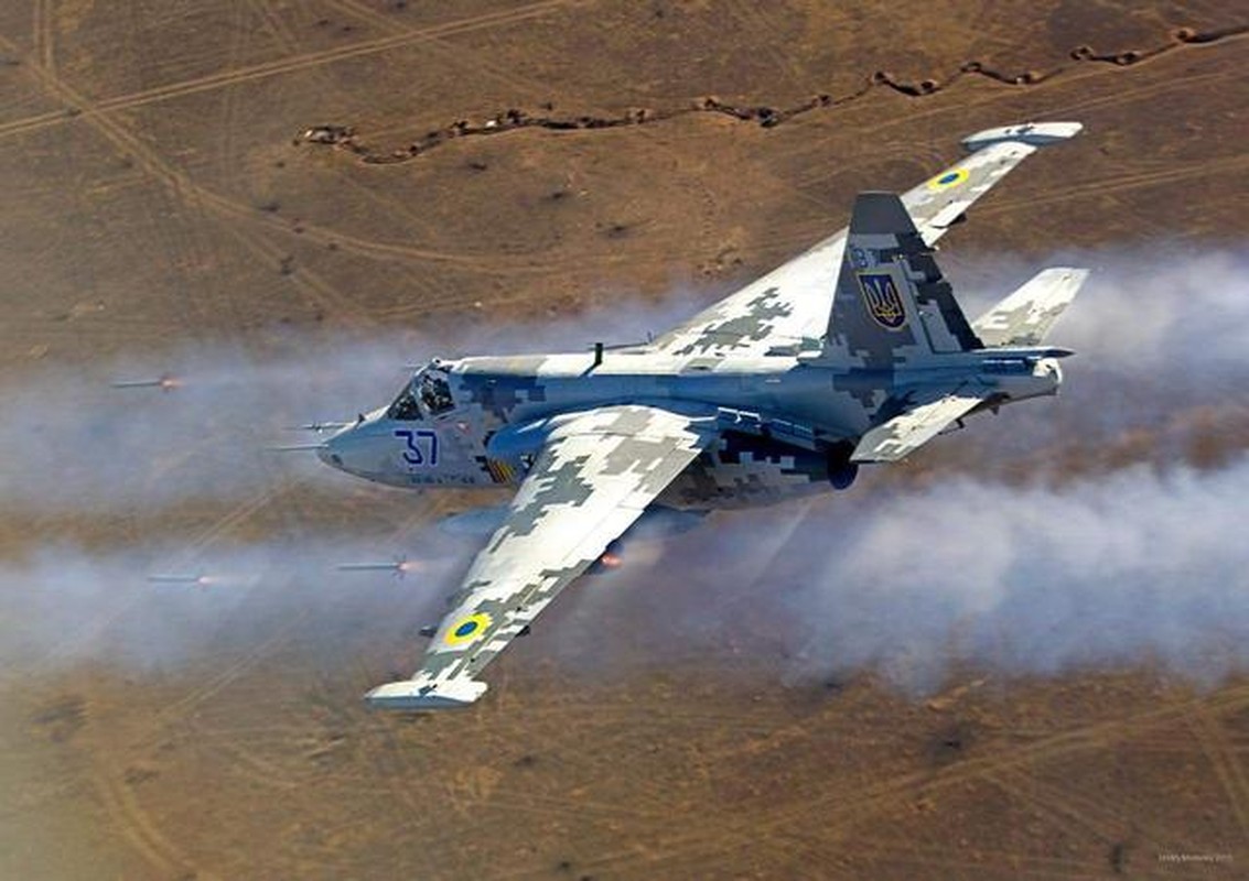 Su-25 cua Ukraine xuat kich doi dau khong quan Nga!-Hinh-8