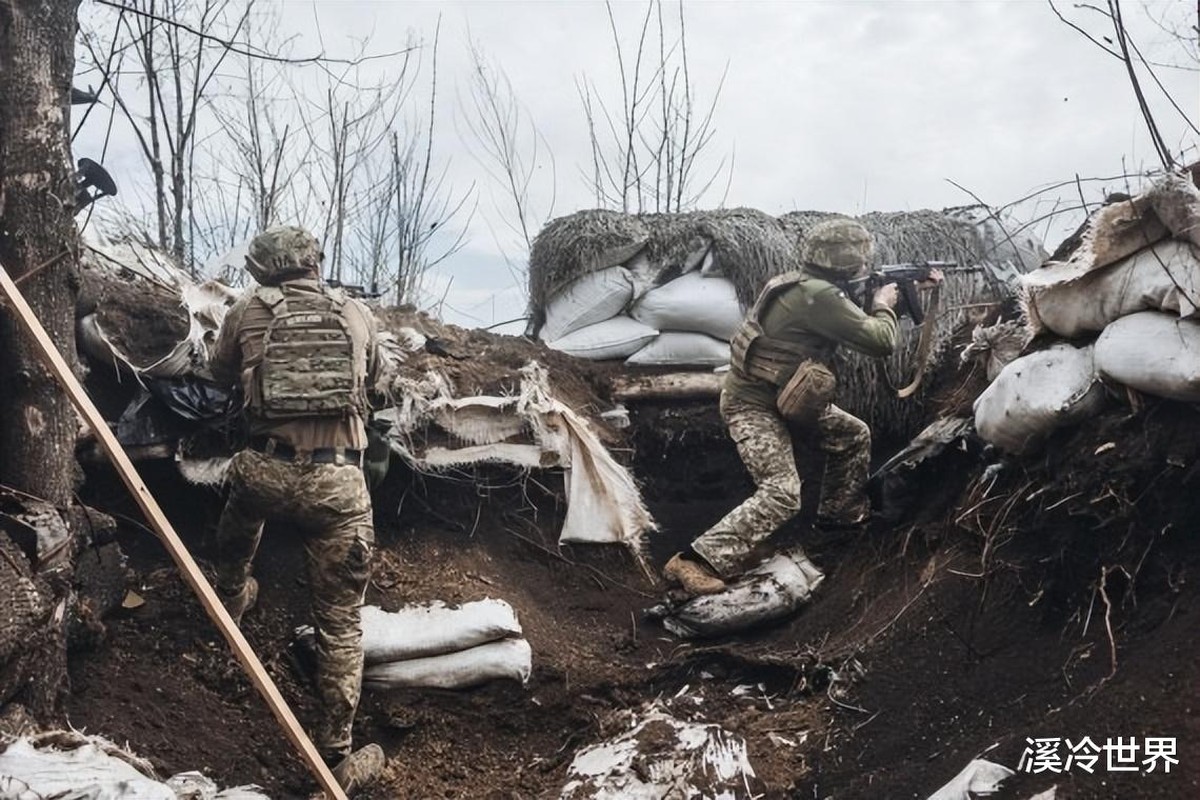 Tieu doan Azov tai lap o Kharkov; giao tranh ac liet o Sieverodonetsk-Hinh-13